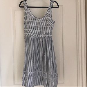 Old navy medium linen-type a line dress.
